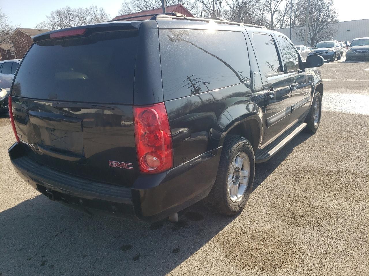 GMC Yukon XL SLT-2 1/2 Ton 4WD 2008