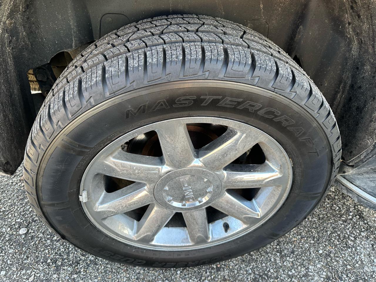 GMC Yukon Denali AWD 2007