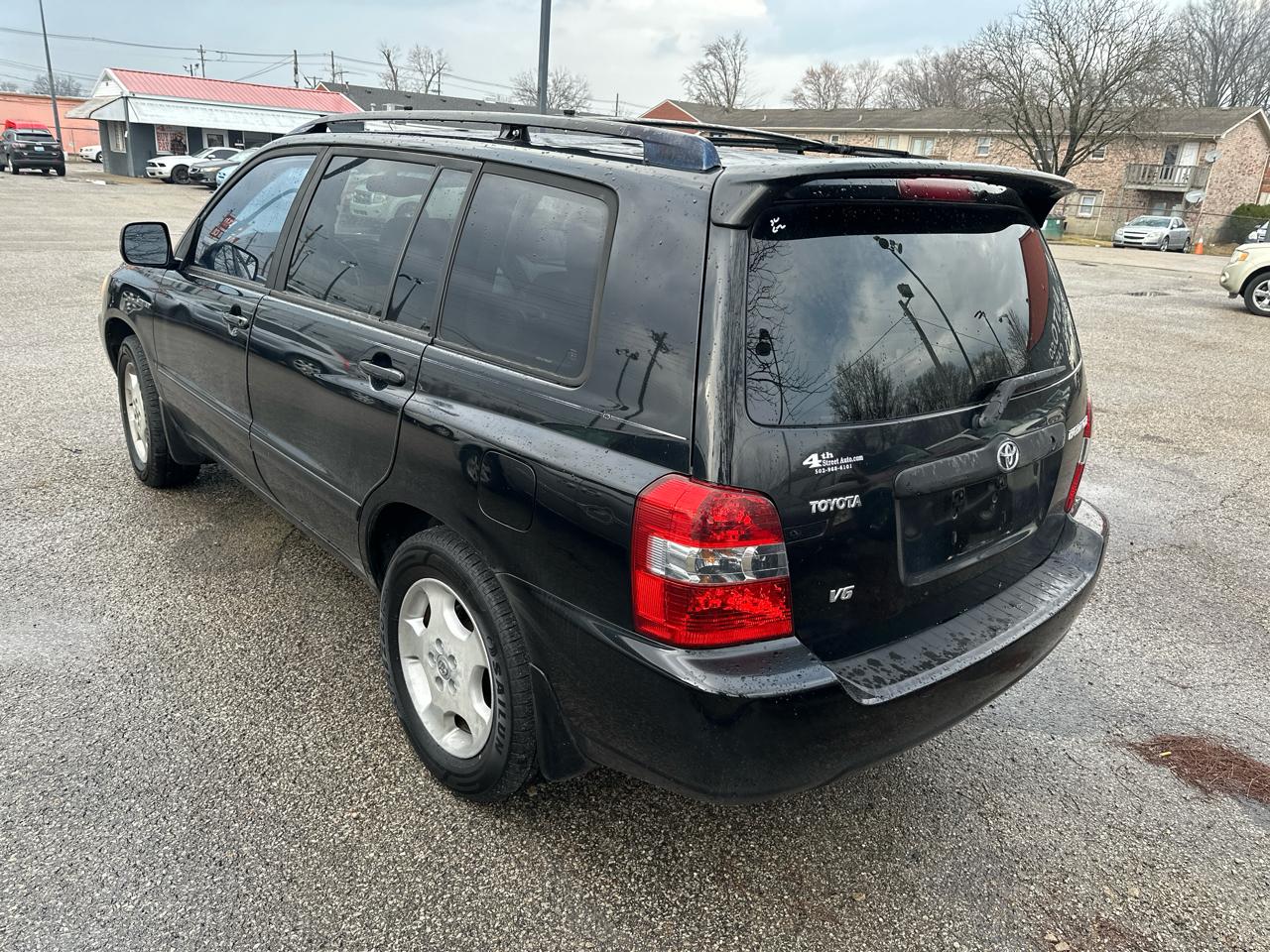 Toyota Highlander V6 2WD with 3rd-Row Seat 2005