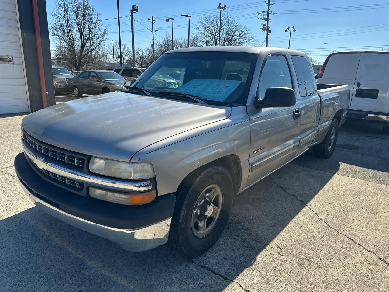 Chevrolet Silverado 1500 LS Ext. Cab 3-Door Long Bed 2WD 2000