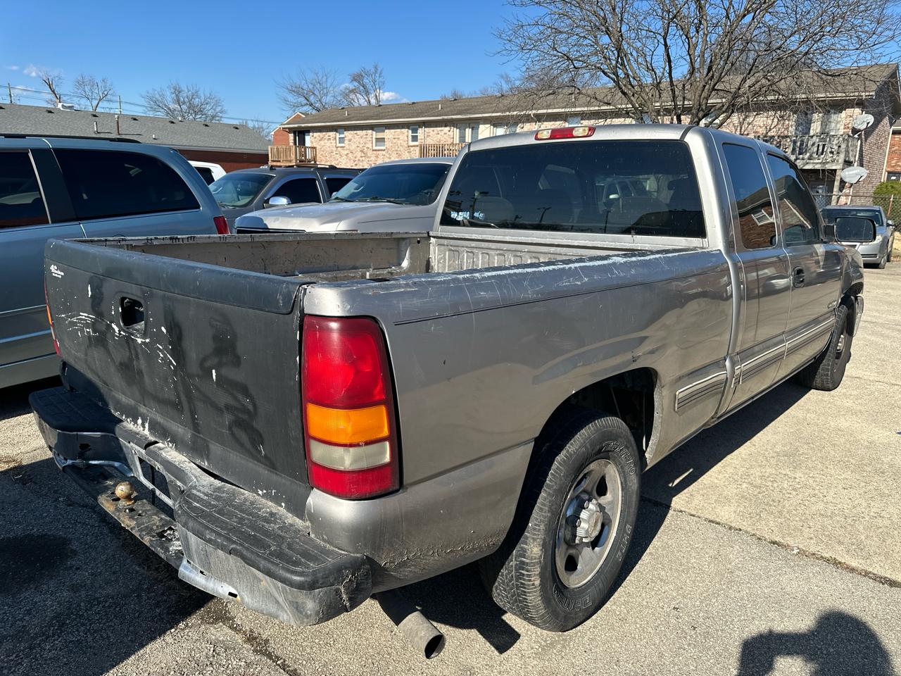 Chevrolet Silverado 1500 LS Ext. Cab 3-Door Long Bed 2WD 2000
