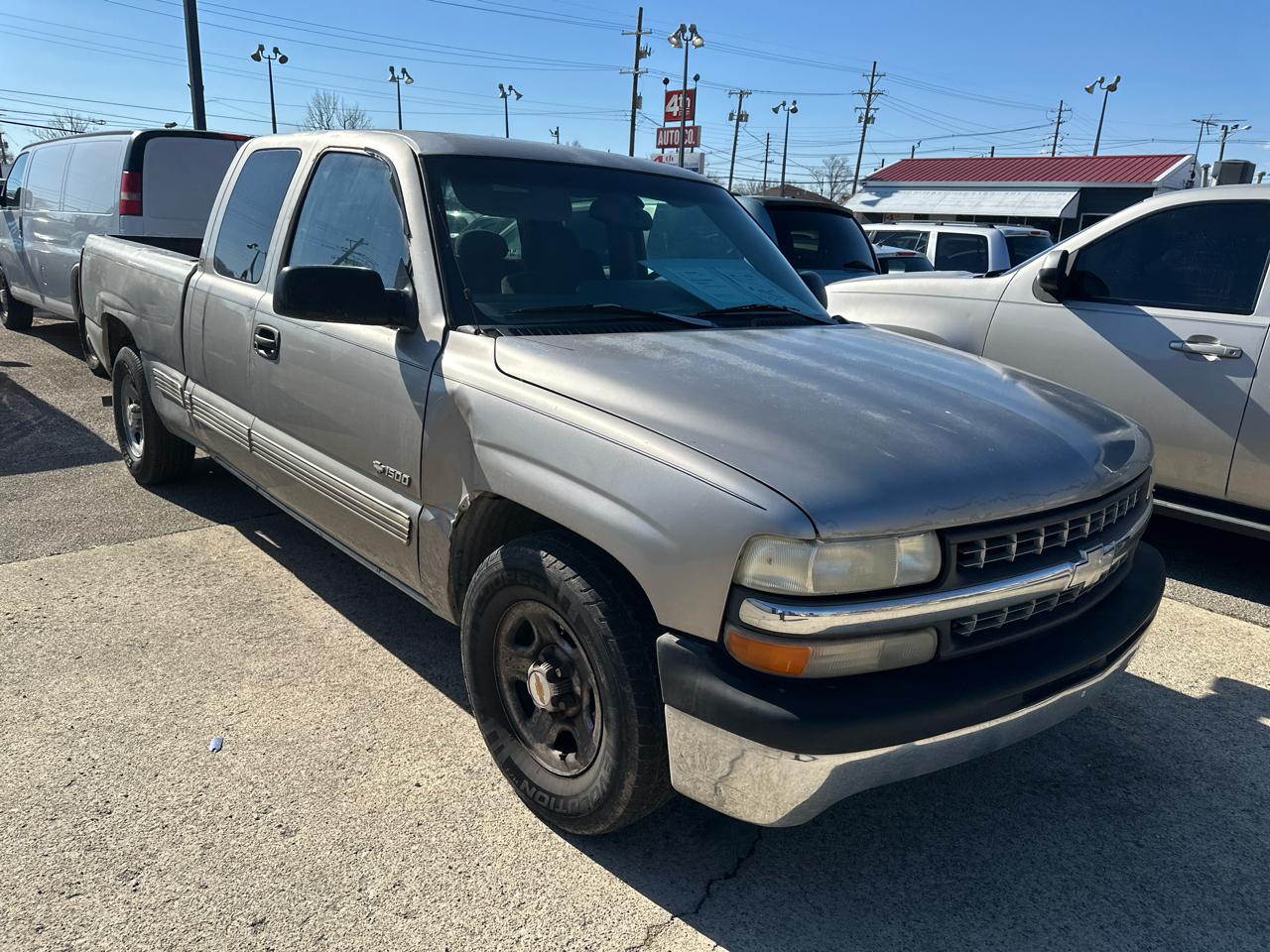 Chevrolet Silverado 1500 LS Ext. Cab 3-Door Long Bed 2WD 2000