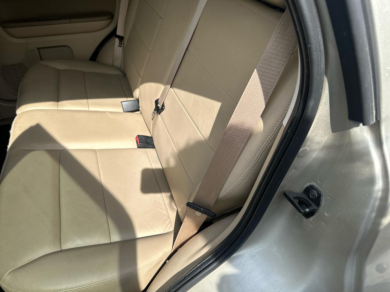 Ford Escape XLT FWD 2010