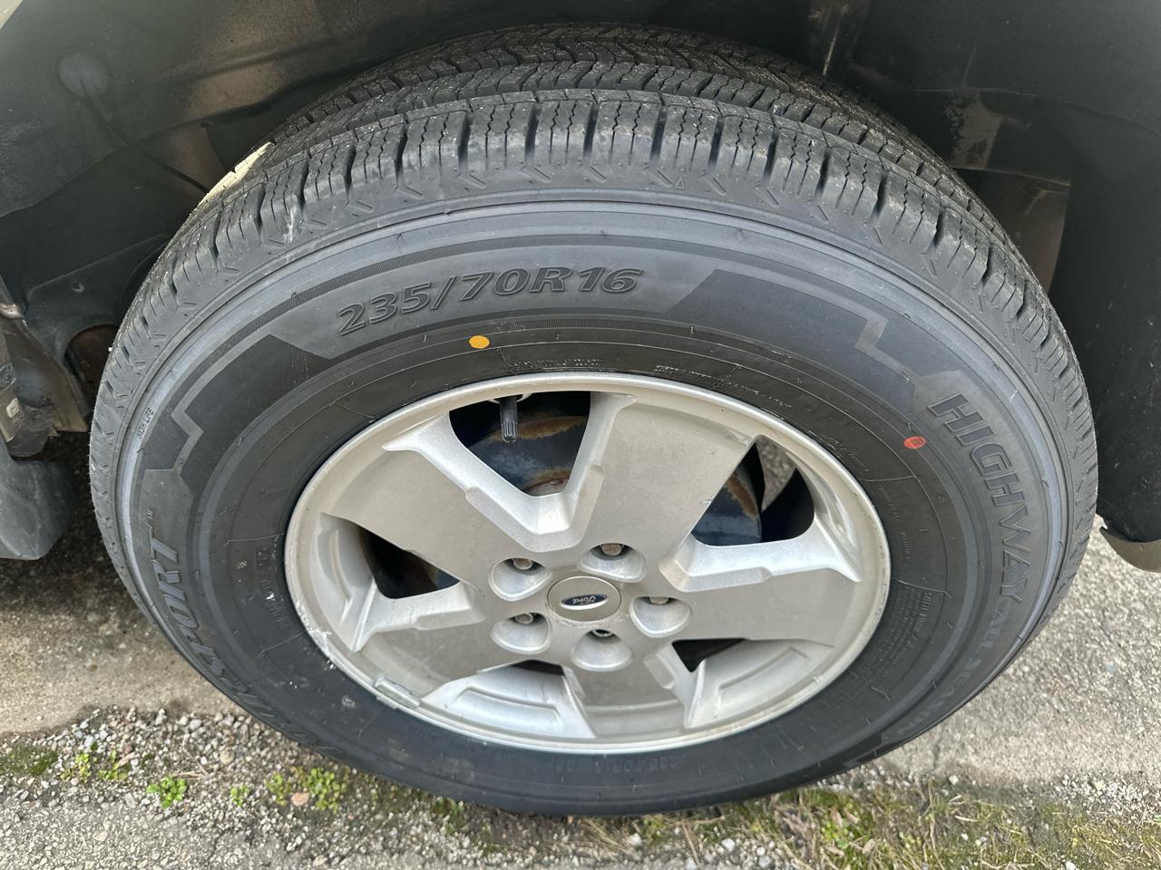 Ford Escape XLT FWD 2010