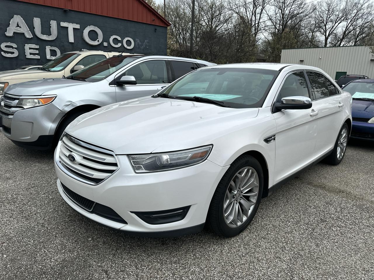 Ford Taurus Limited FWD 2013