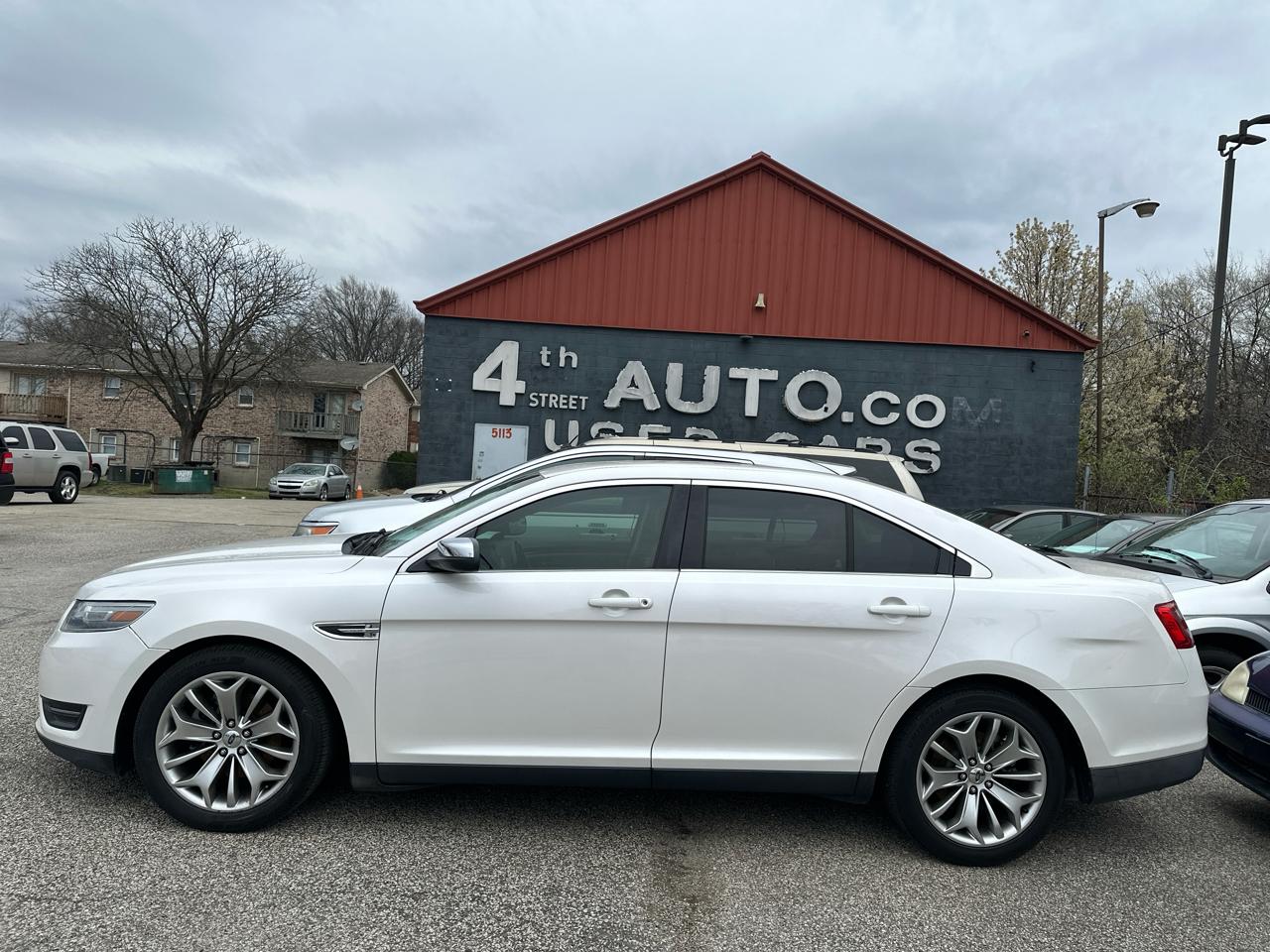 Ford Taurus Limited FWD 2013