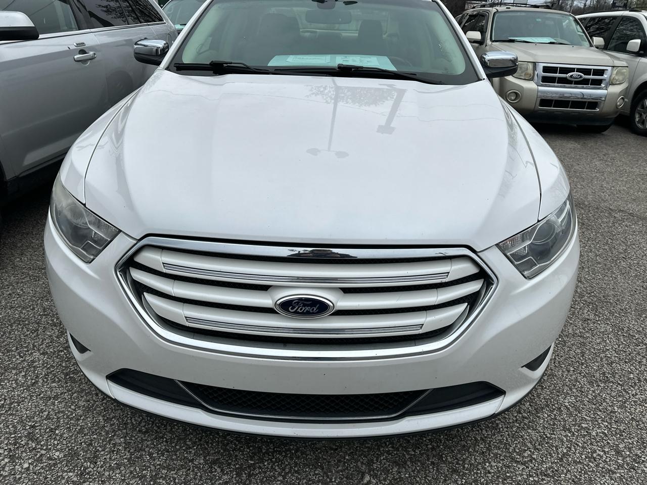 Ford Taurus Limited FWD 2013