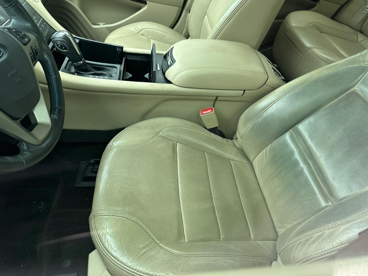 Ford Taurus Limited FWD 2013