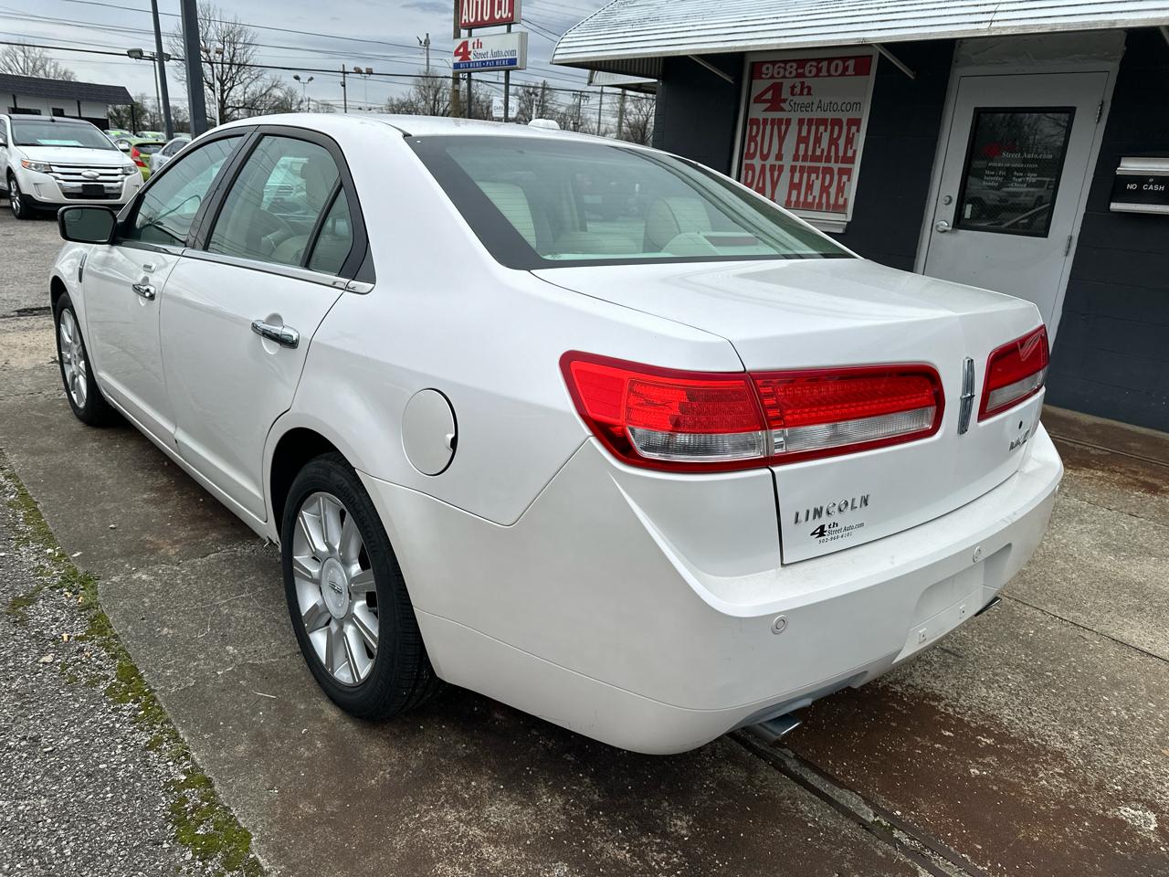 Lincoln MKZ FWD 2011