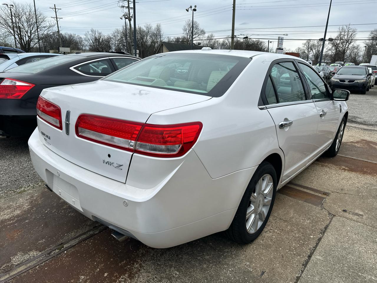 Lincoln MKZ FWD 2011