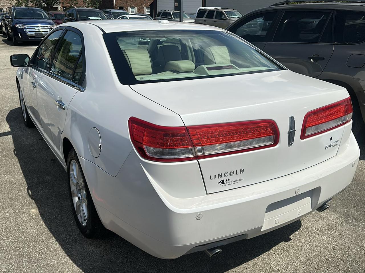 Lincoln MKZ FWD 2011