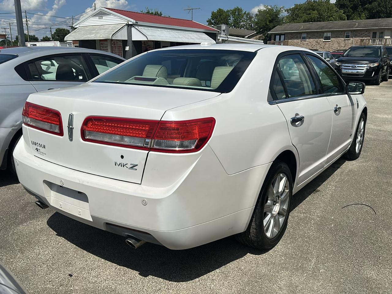 Lincoln MKZ FWD 2011