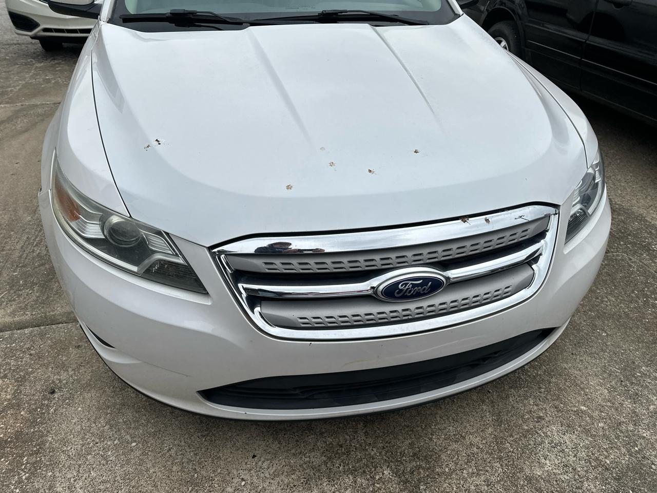 Ford Taurus SEL FWD 2010