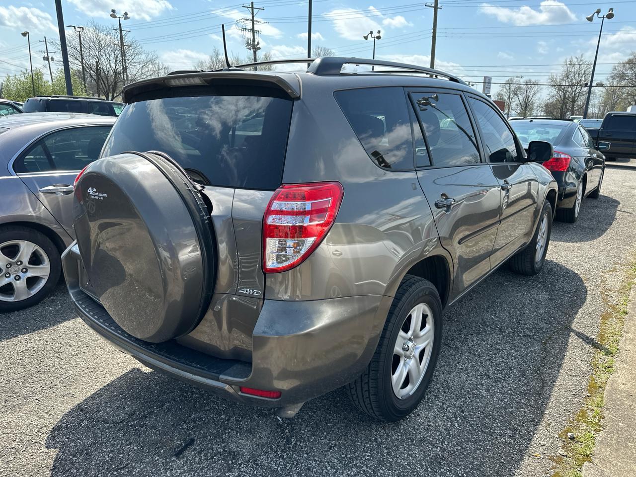 Toyota RAV4 Base I4 4WD 2011