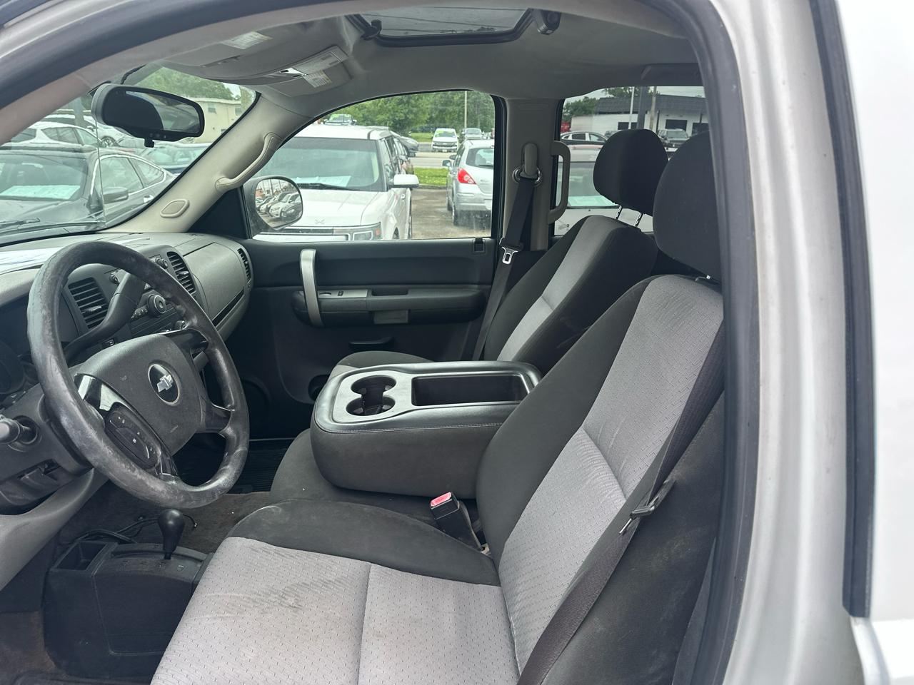 Chevrolet Silverado 1500 LS Crew Cab 4WD 2009