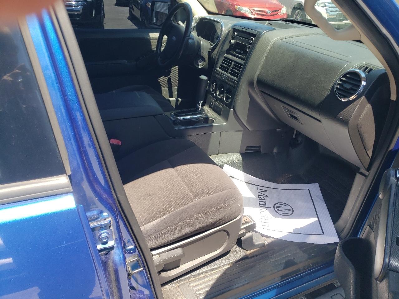 Ford Explorer Sport Trac XLT 4.0L 2WD 2010