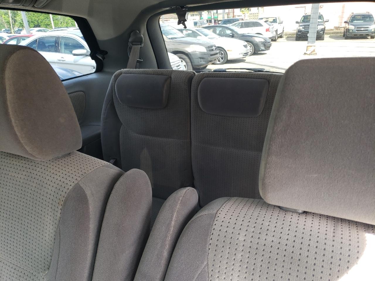 Toyota Sienna CE FWD 7-Passenger 2009