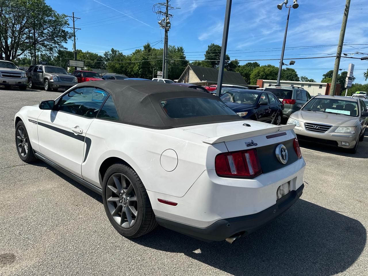 Ford Mustang V6 Convertible 2012