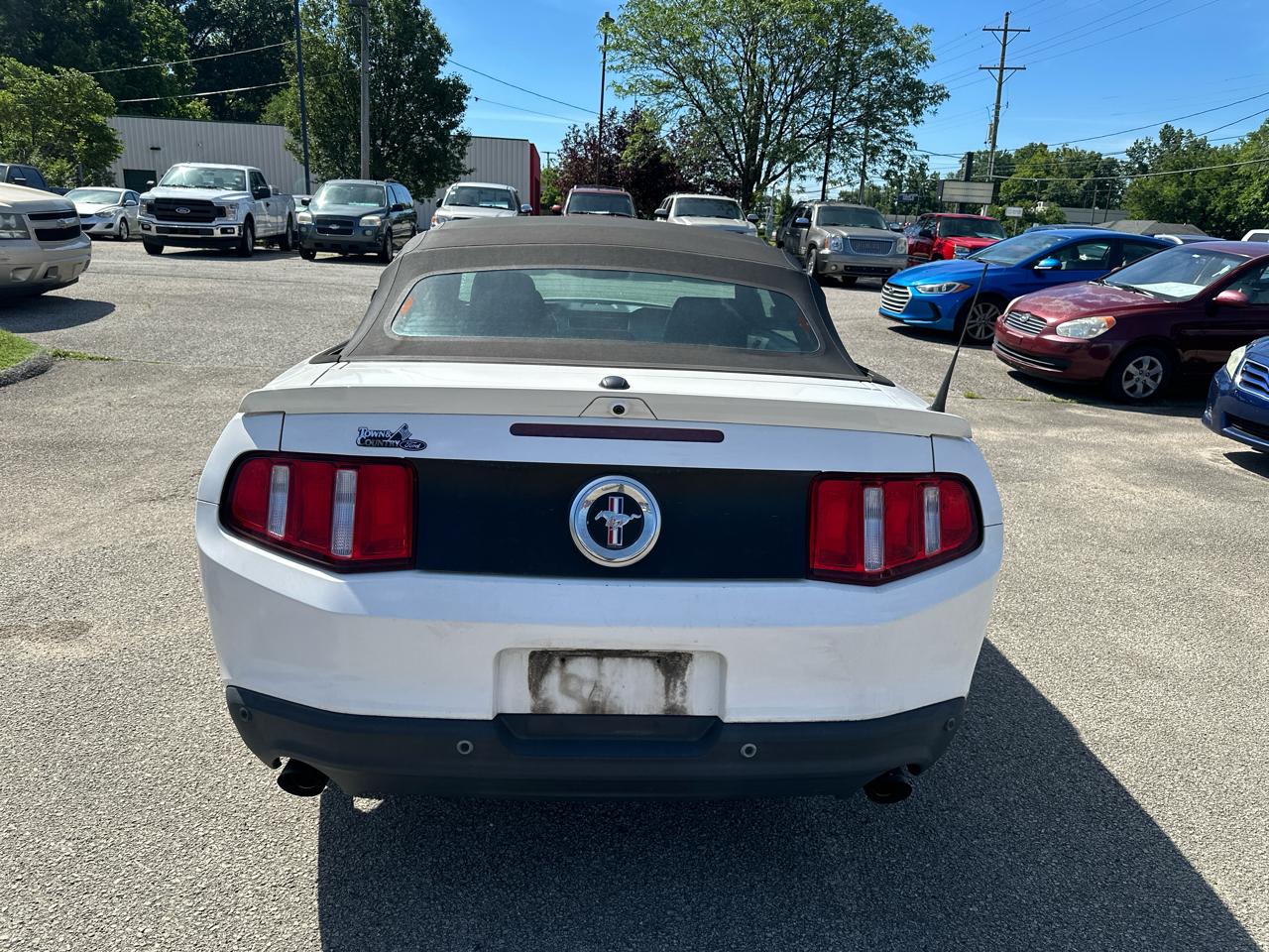 Ford Mustang V6 Convertible 2012