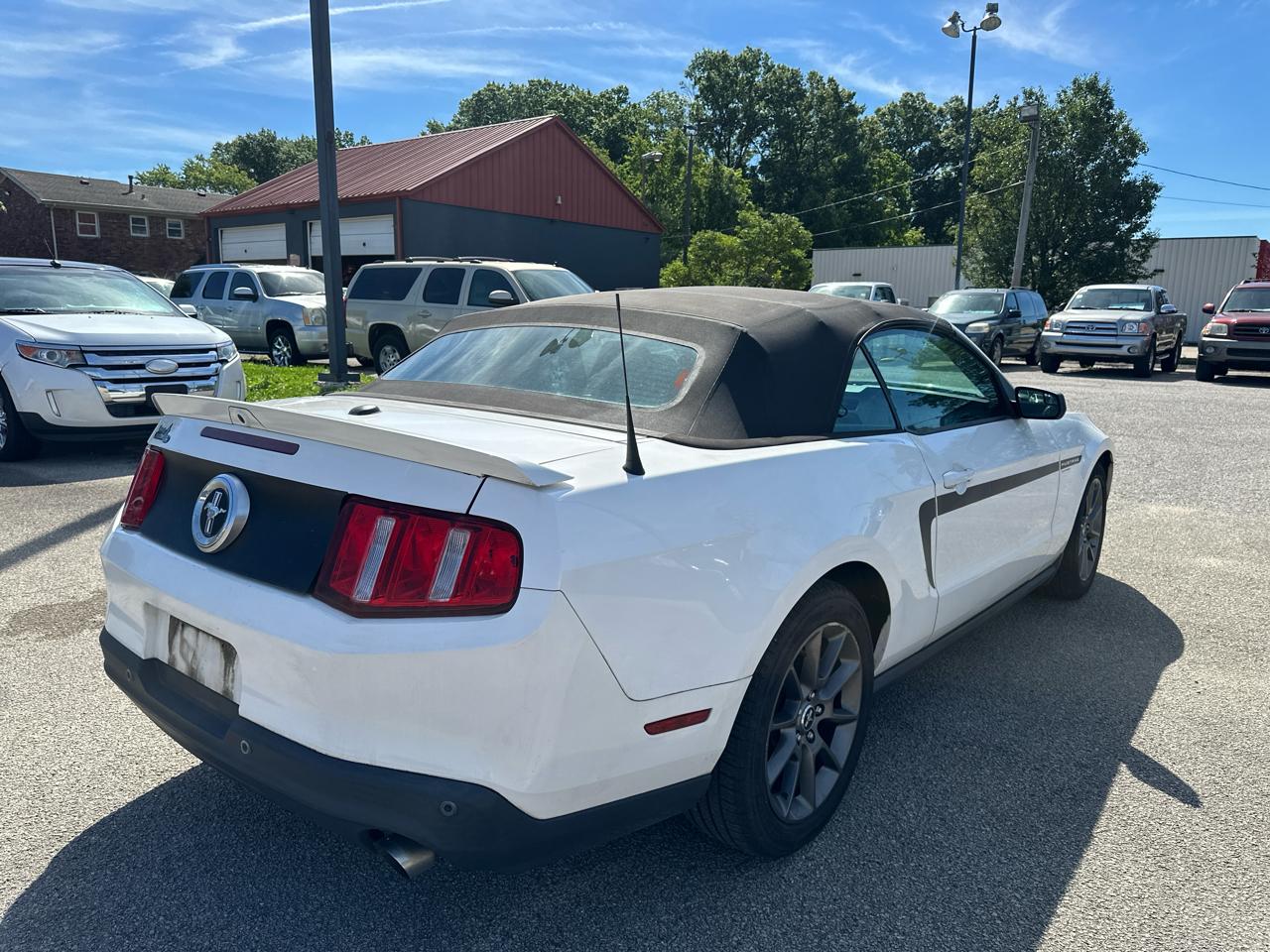 Ford Mustang V6 Convertible 2012