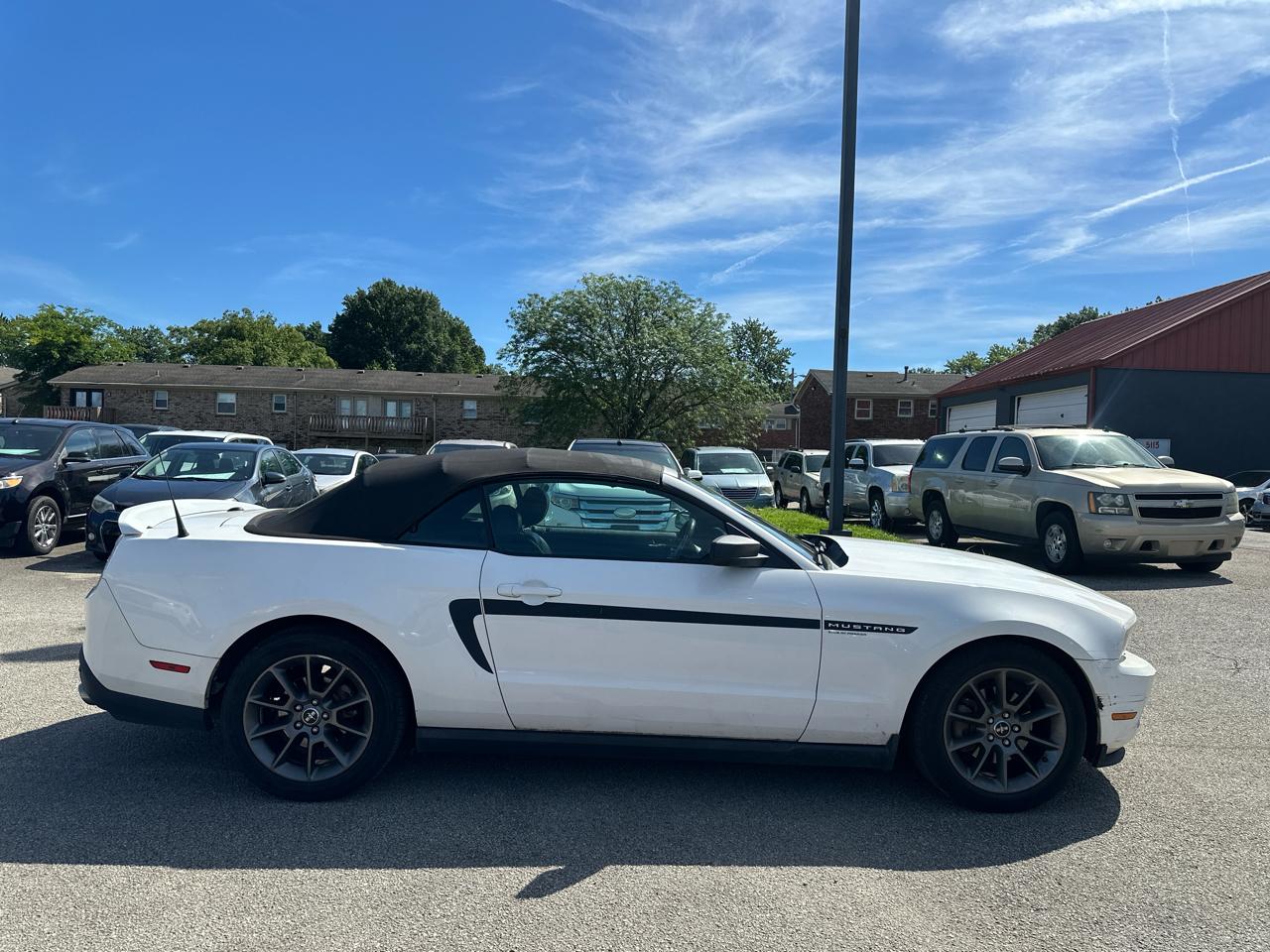 Ford Mustang V6 Convertible 2012