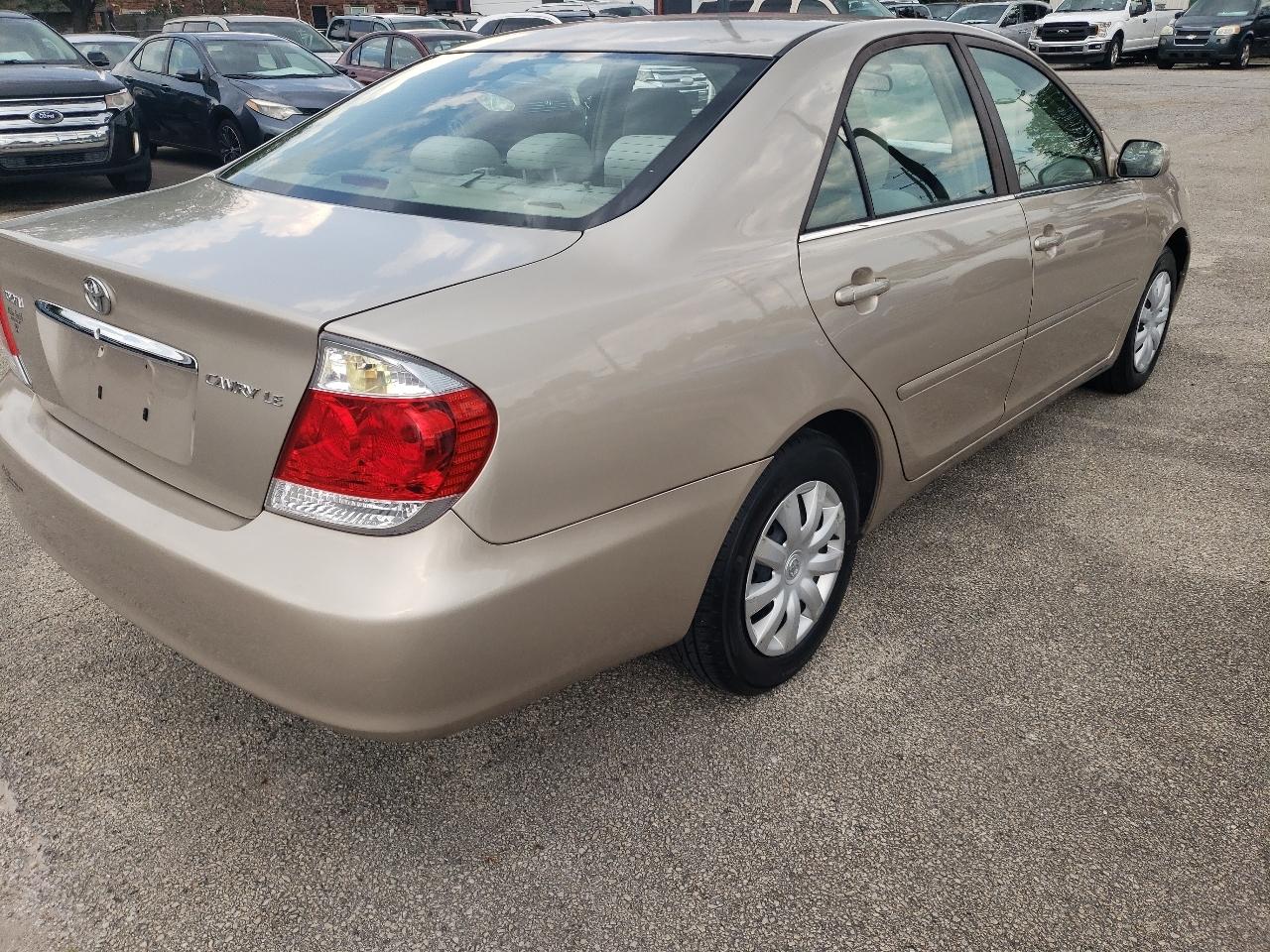 Toyota Camry LE 2005