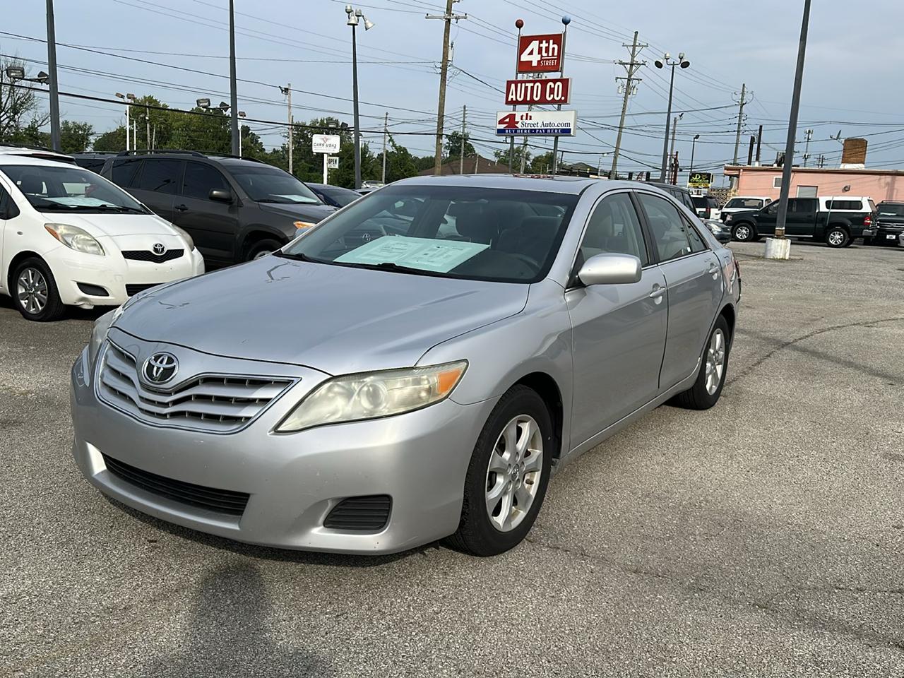 Toyota Camry SE 6-Spd AT 2010