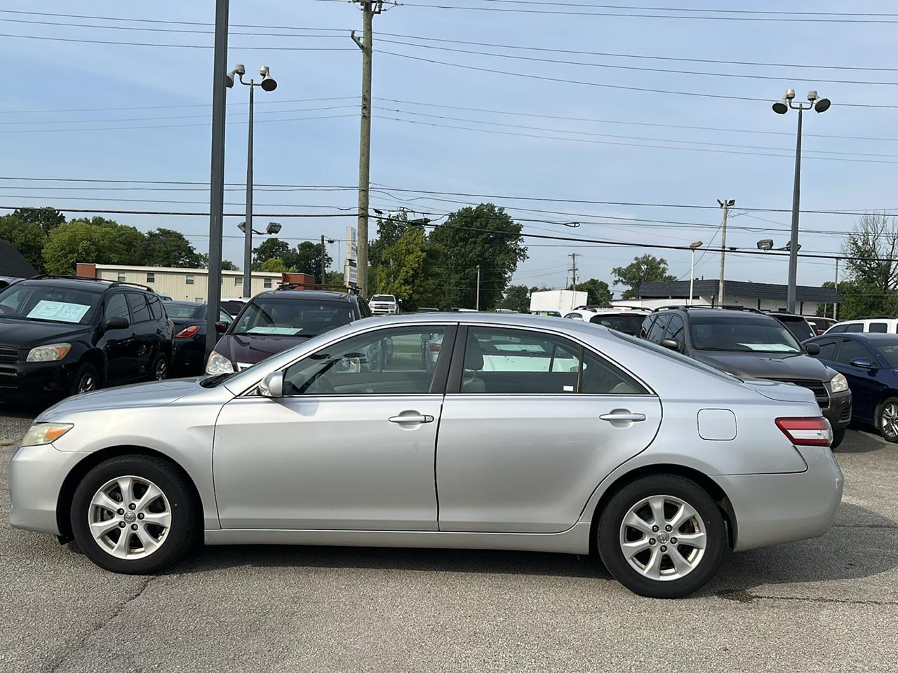 Toyota Camry SE 6-Spd AT 2010