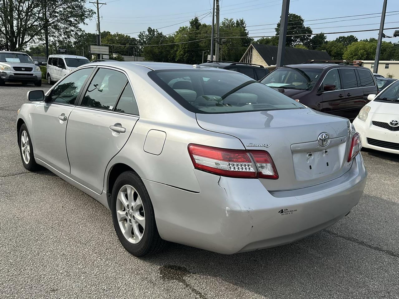 Toyota Camry SE 6-Spd AT 2010