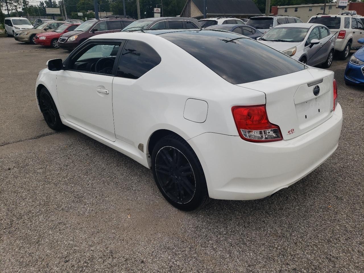 Scion tC Sports Coupe 6-Spd AT 2012