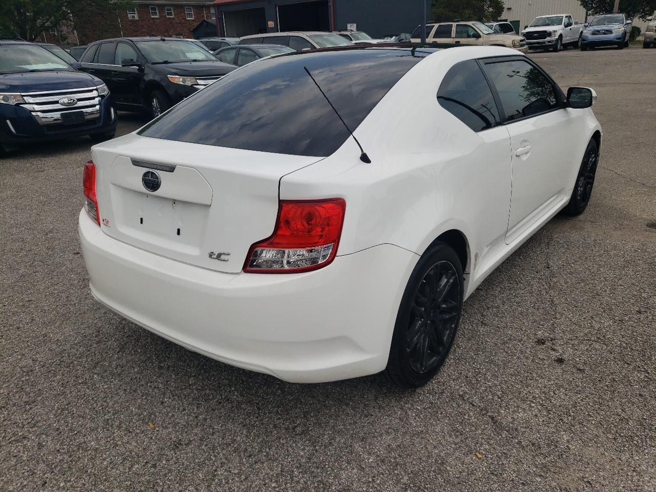 Scion tC Sports Coupe 6-Spd AT 2012