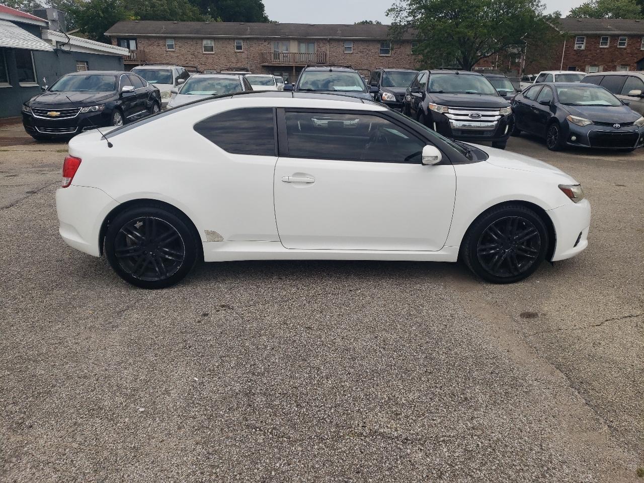 Scion tC Sports Coupe 6-Spd AT 2012