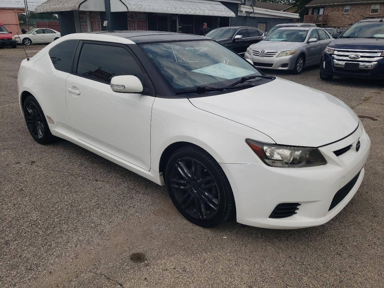 Scion tC Sports Coupe 6-Spd AT 2012