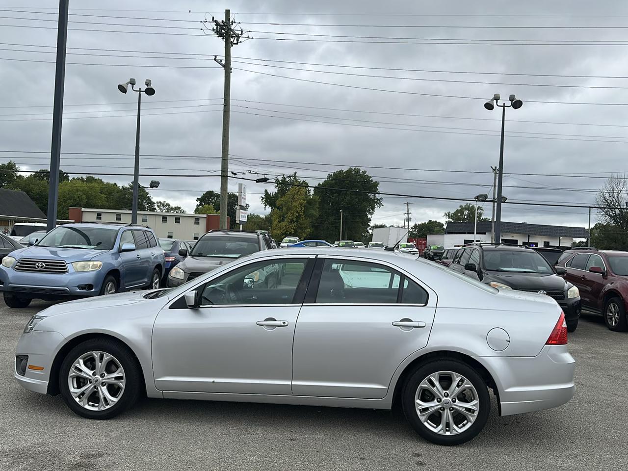 Ford Fusion SE 2012