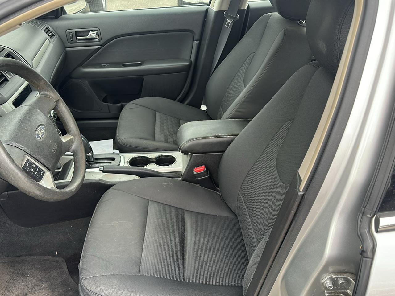Ford Fusion SE 2012