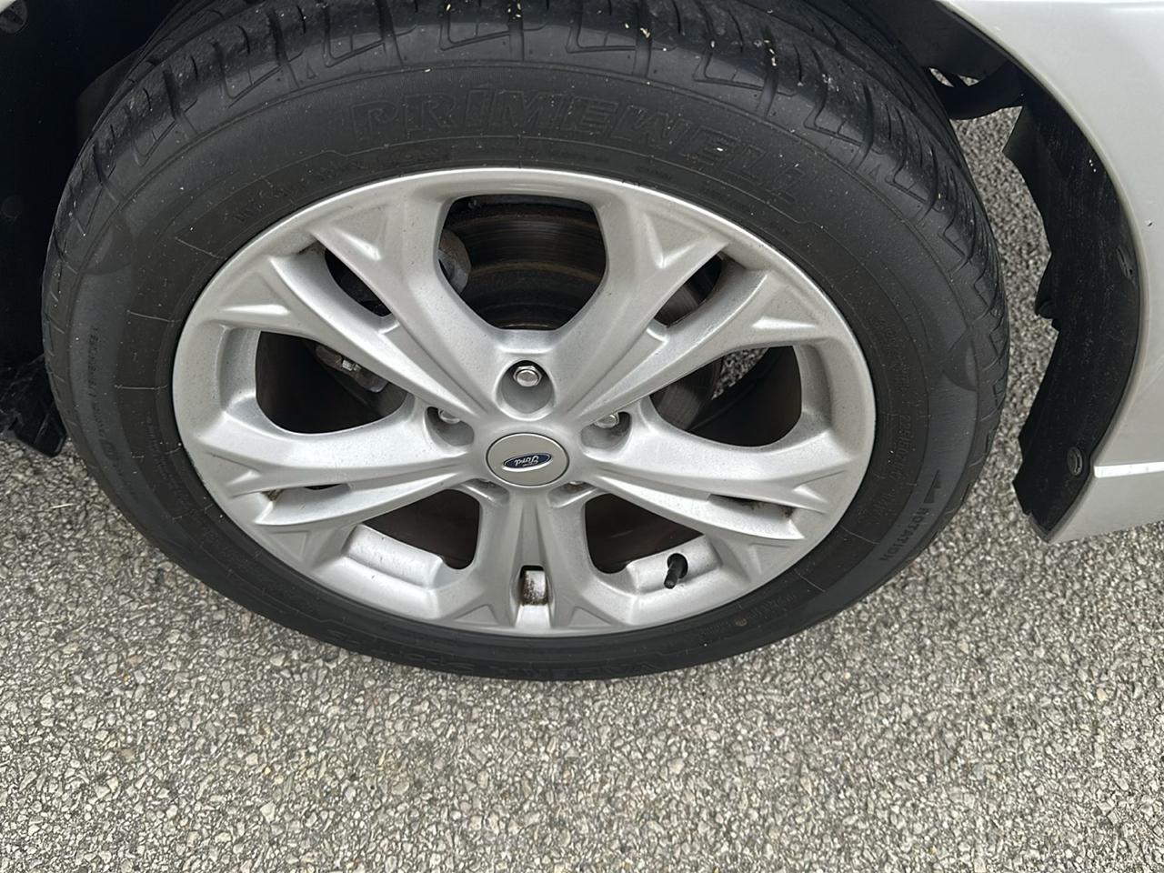 Ford Fusion SE 2012