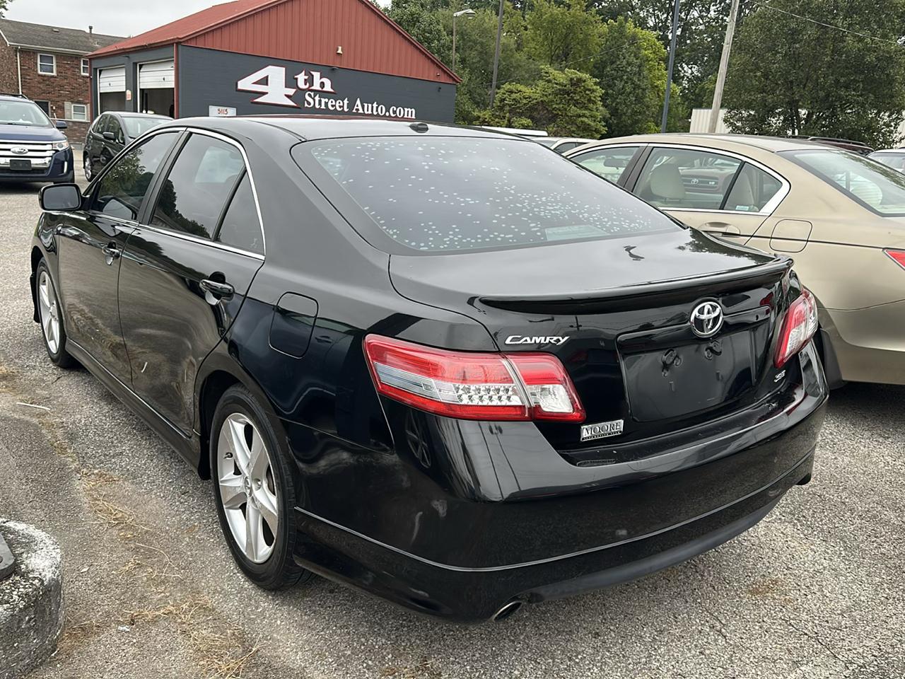 Toyota Camry Base 6-Spd AT 2011