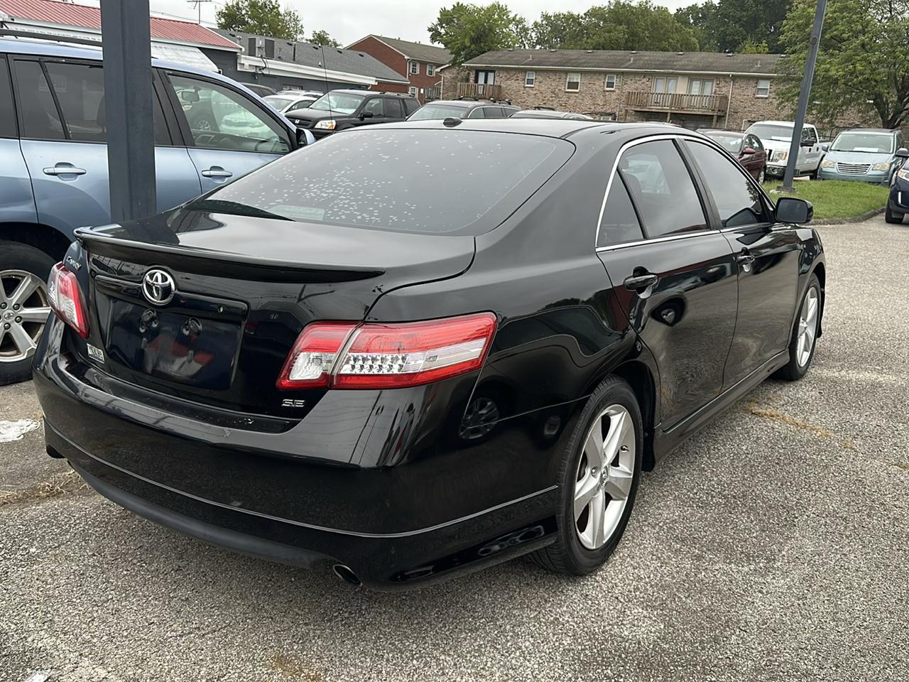 Toyota Camry Base 6-Spd AT 2011