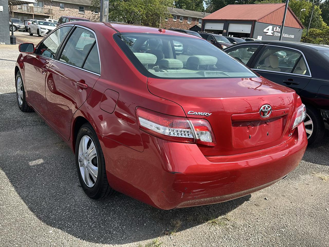 Toyota Camry SE 6-Spd MT 2010