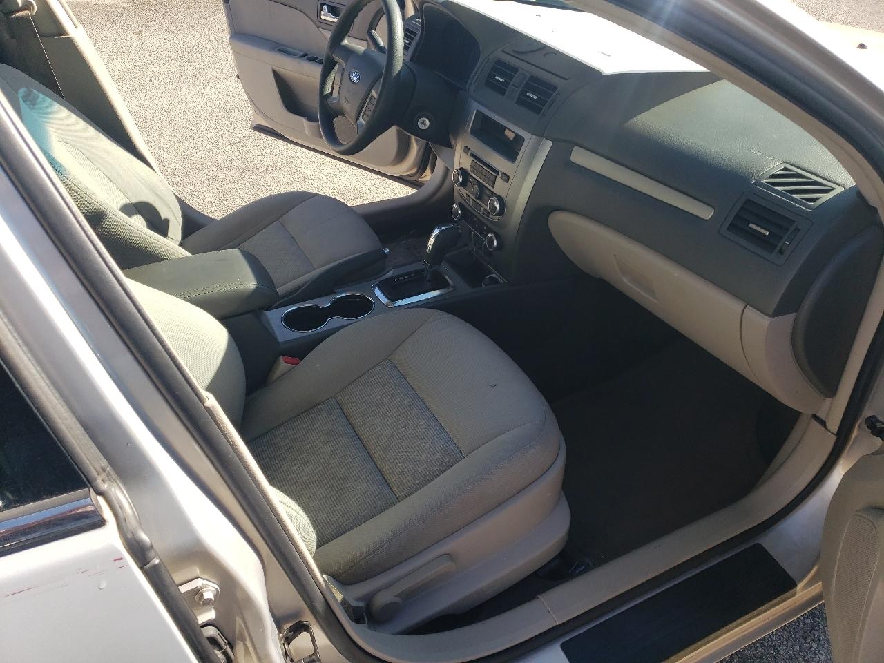 Ford Fusion SE 2010