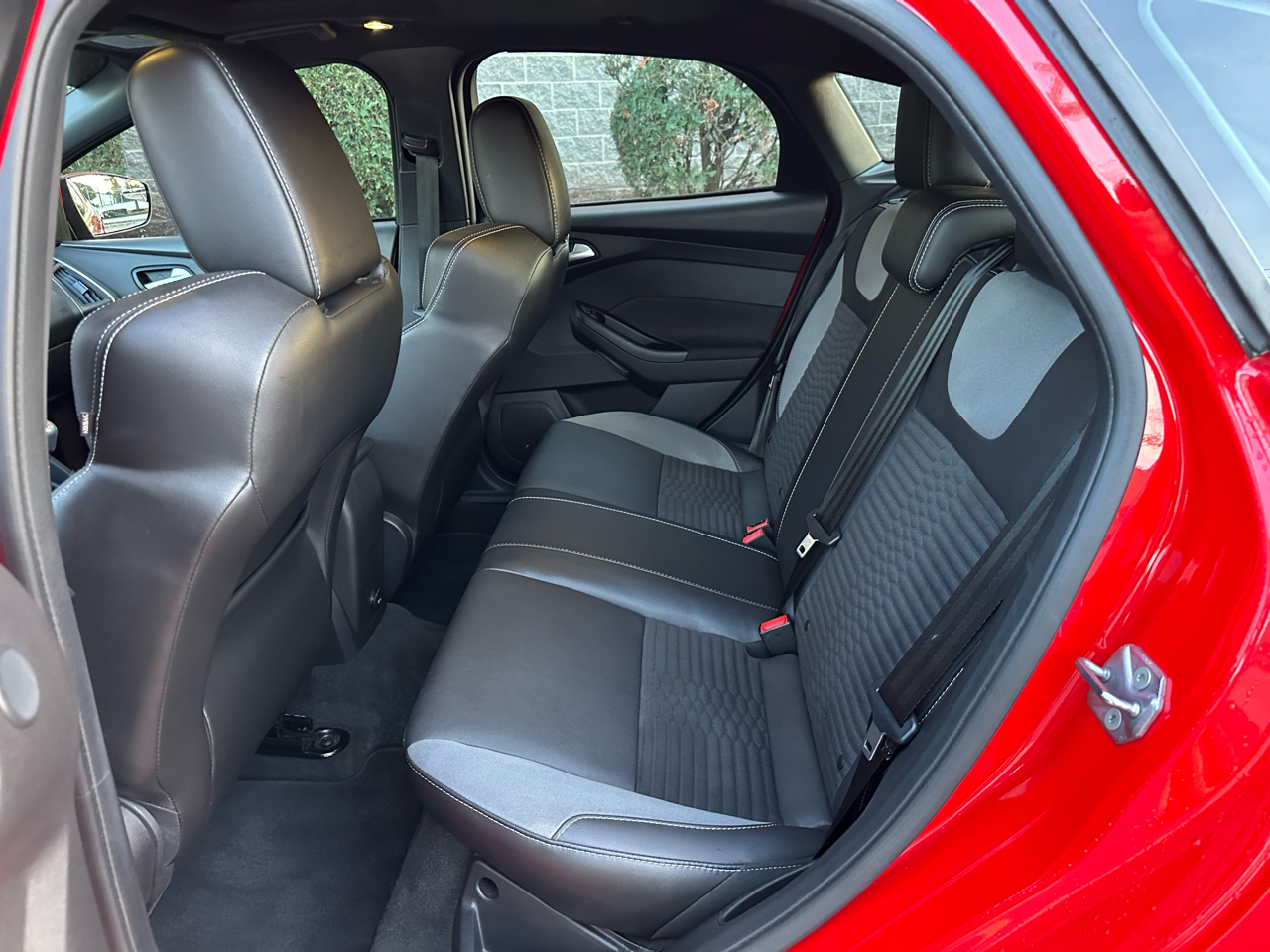 2013 Ford Focus ST photo 2