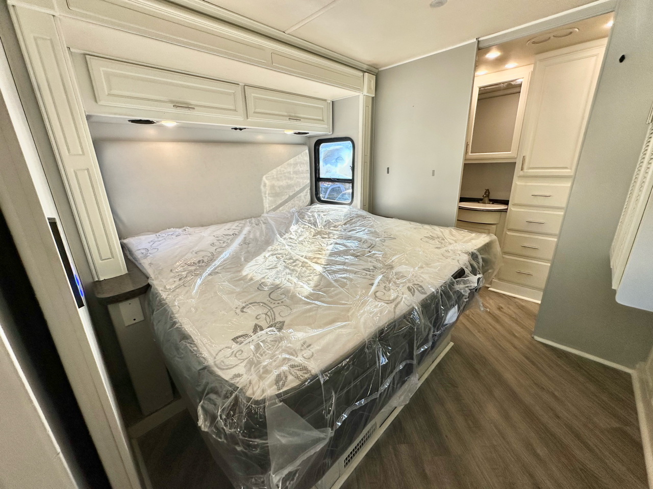 Ford Stripped Chassis Motorhome  2017 Ford Stripped Chassis Motorhome  2017