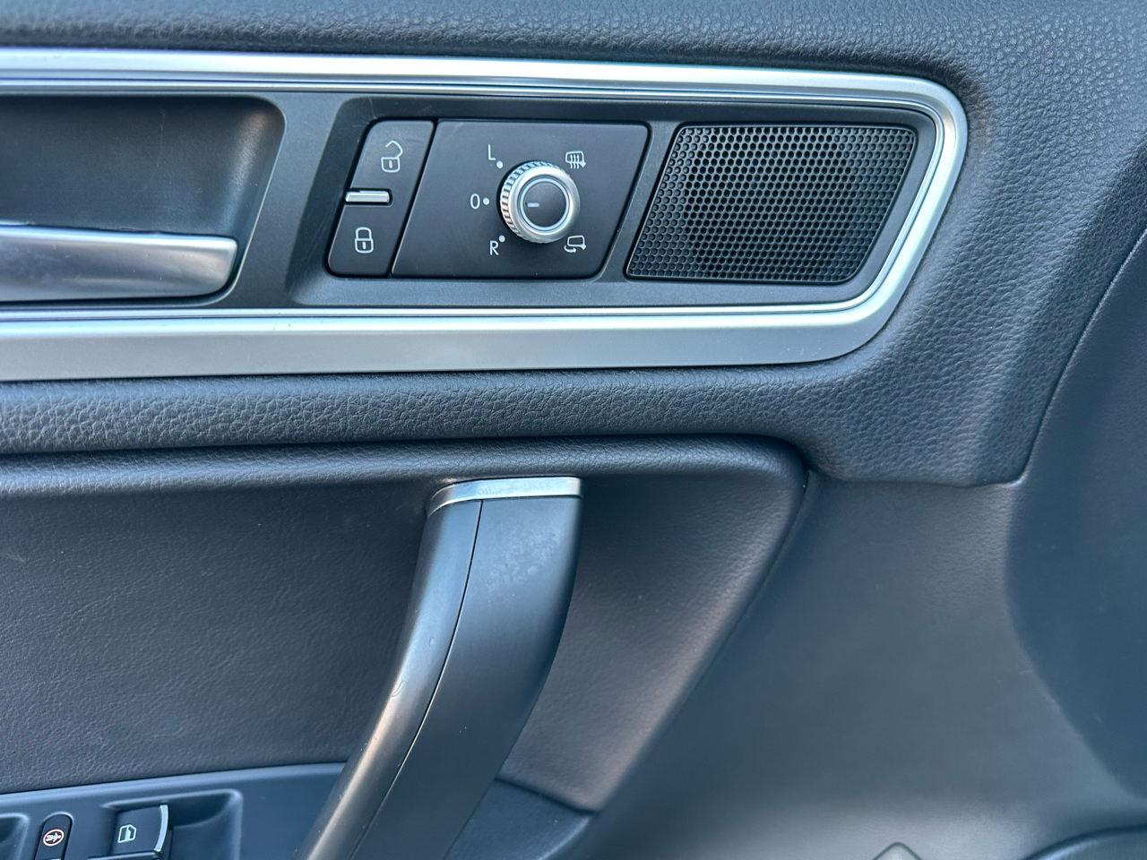 Volkswagen Touareg TDI Sport w/Technology 2016