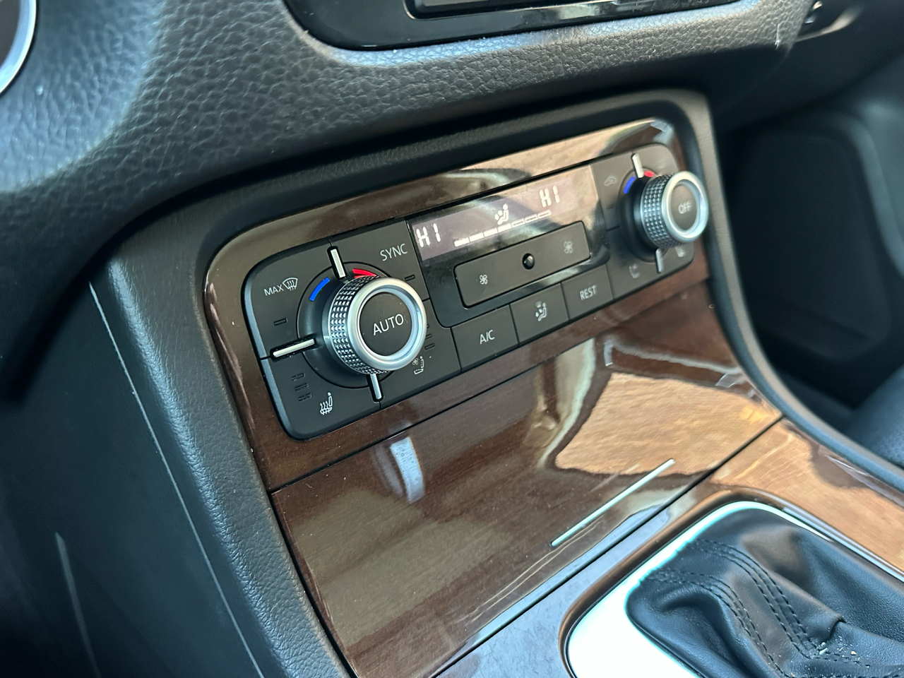 Volkswagen Touareg TDI Sport w/Technology 2016