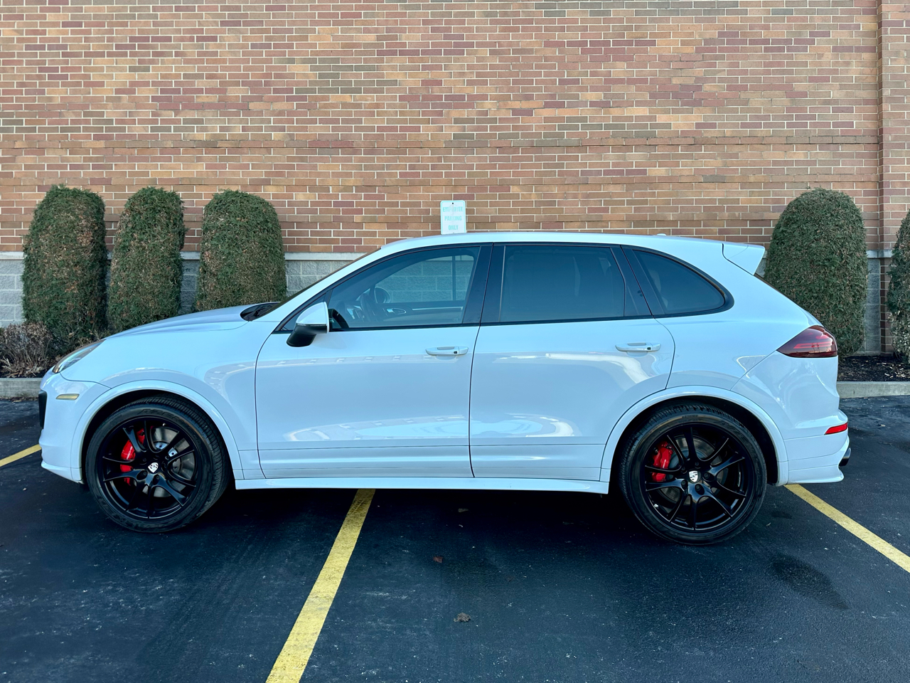 2016 Porsche Cayenne GTS's photo