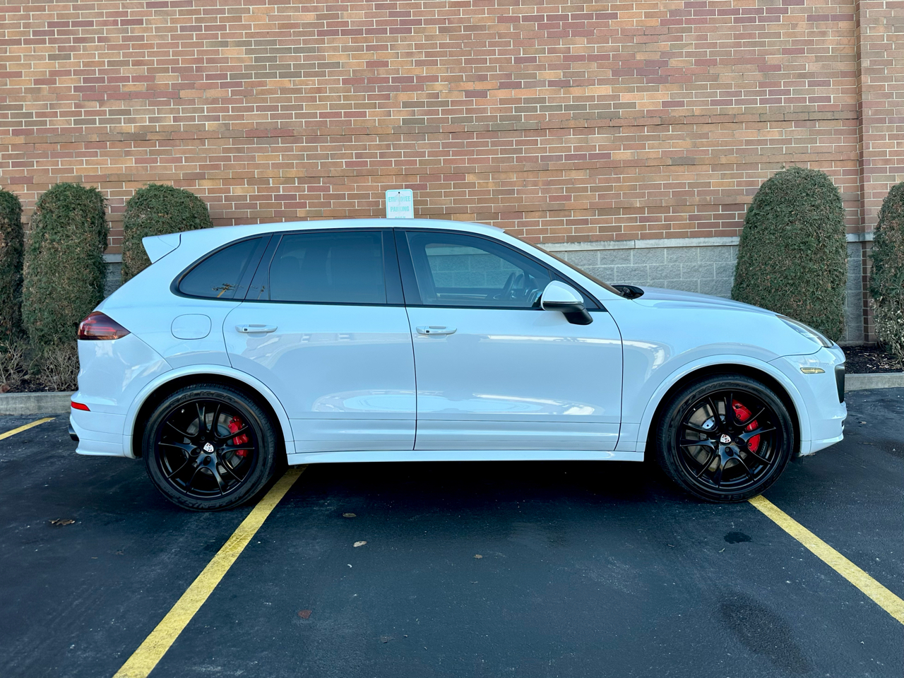 Porsche Cayenne GTS 2016
