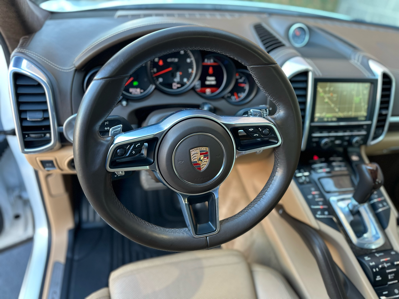 Porsche Cayenne GTS 2016