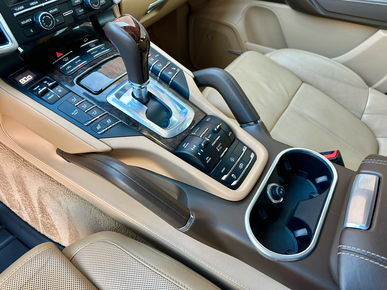 Porsche Cayenne GTS 2016