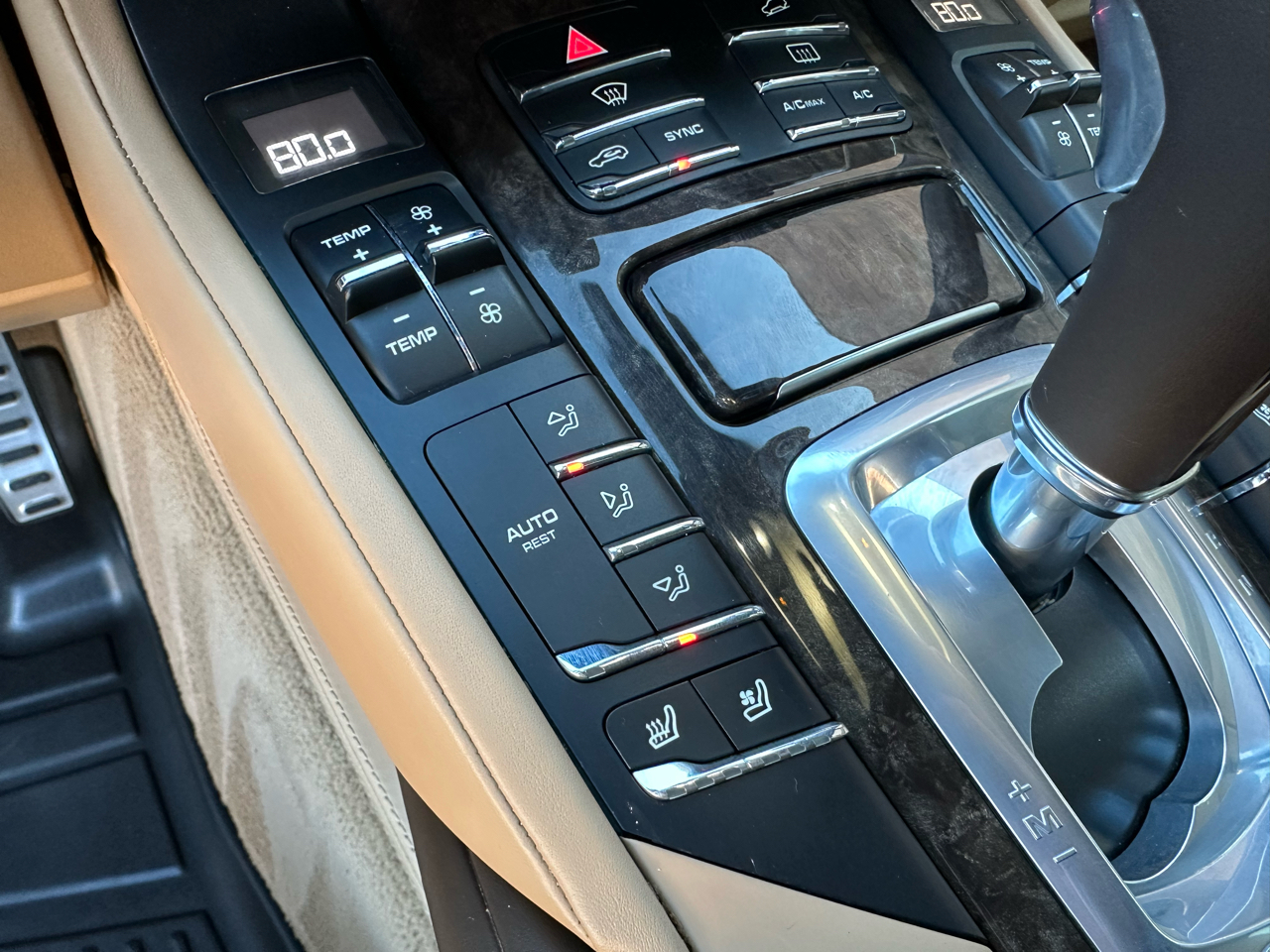 Porsche Cayenne GTS 2016