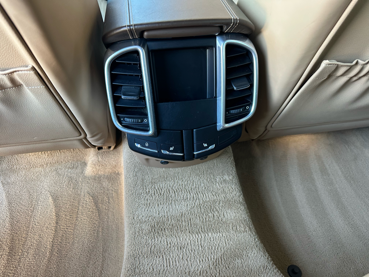 Porsche Cayenne GTS 2016